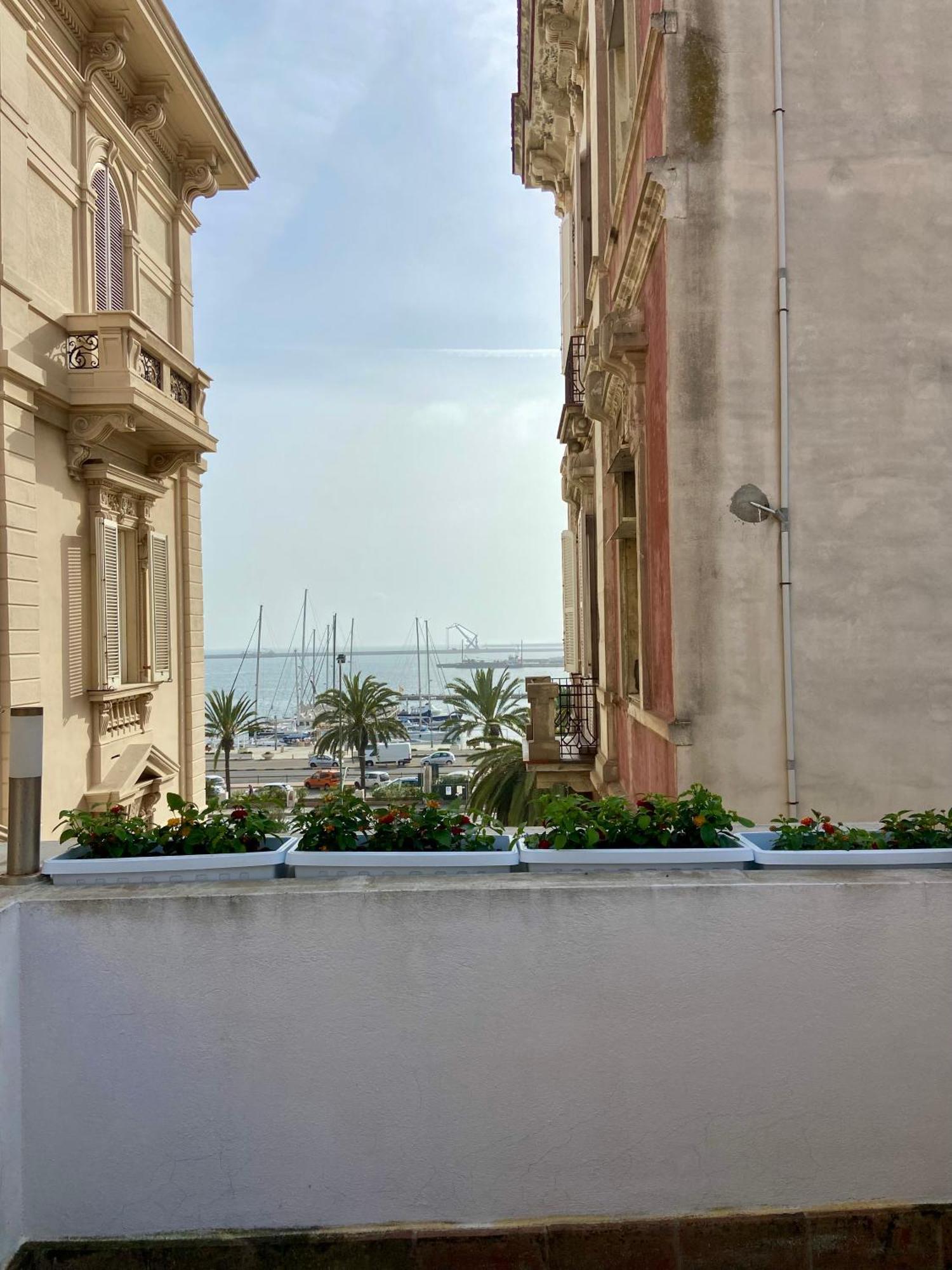 Vicomillesuites Cagliari Bagian luar foto